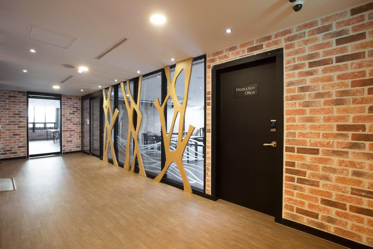 Cinema House Hotel In Busan Eksteriør billede
